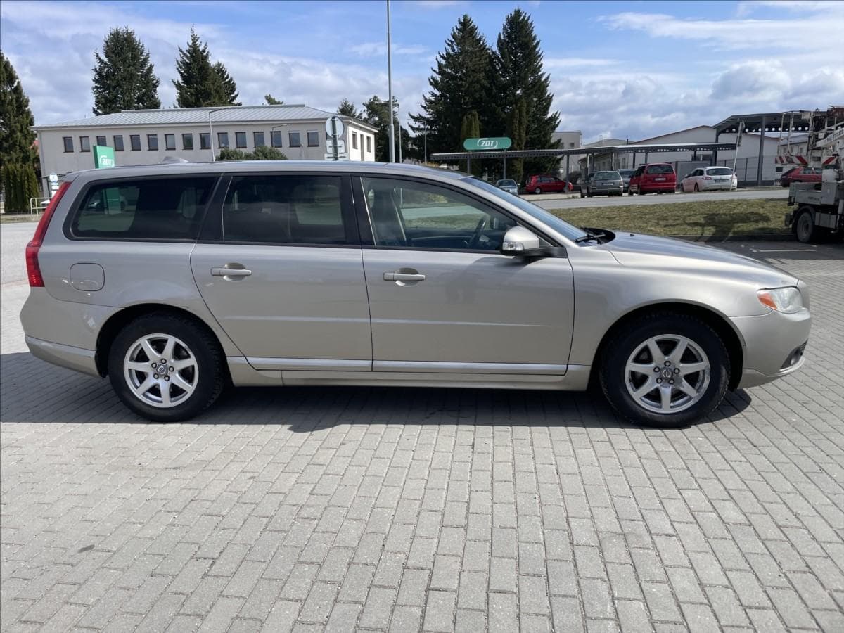 2009 Volvo V70 - 5