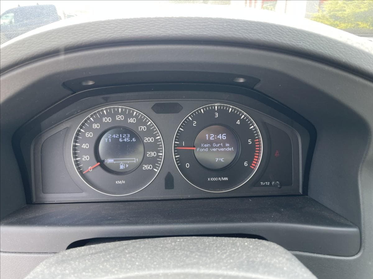 2009 Volvo V70 - 16