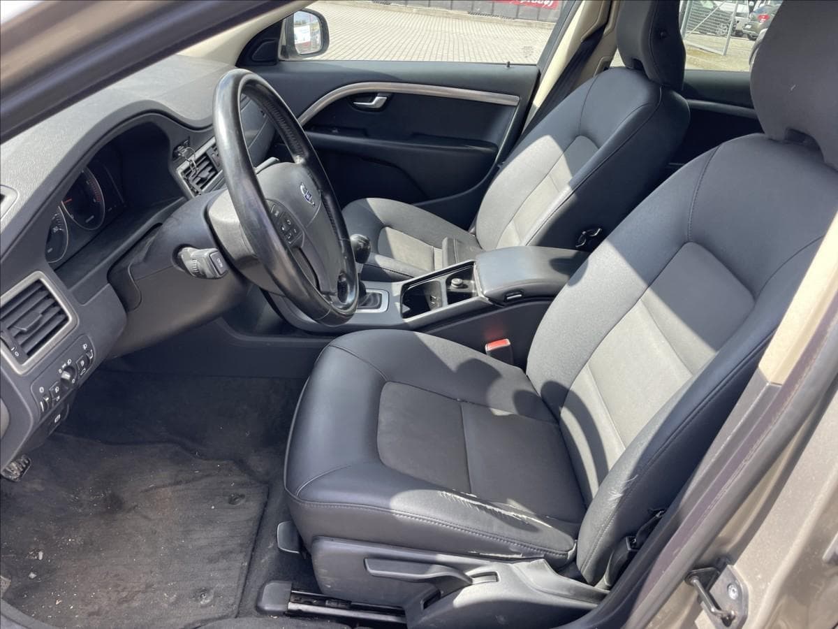 2009 Volvo V70 - 7