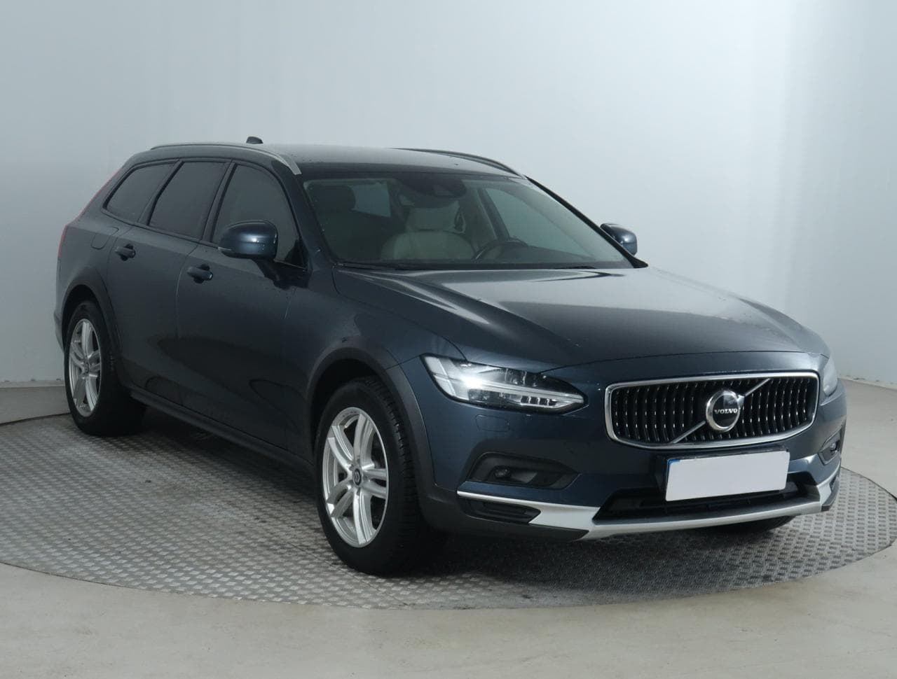 Volvo V90 D4 2.0 AWD 145kW kombi