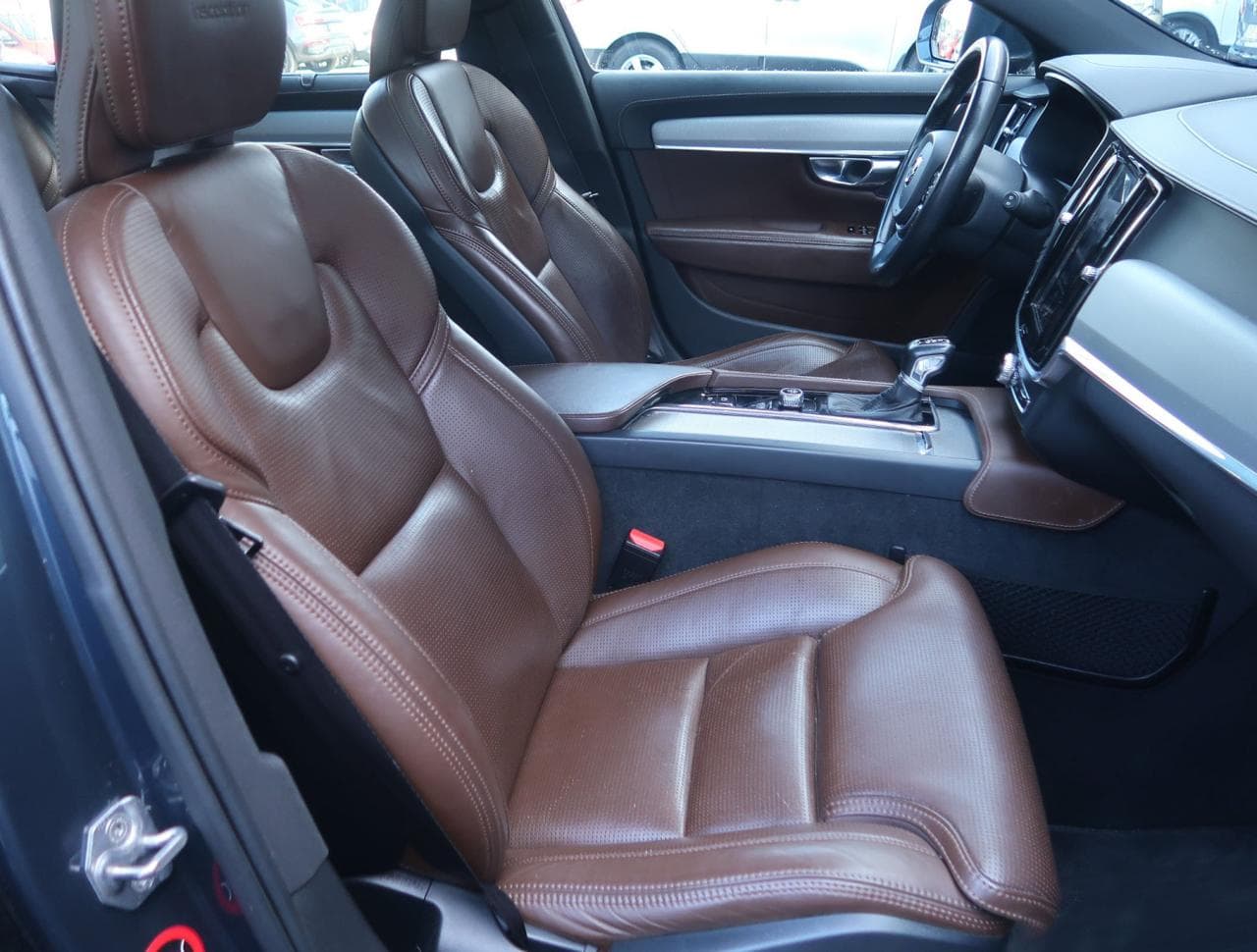 2018 Volvo V90 - 12