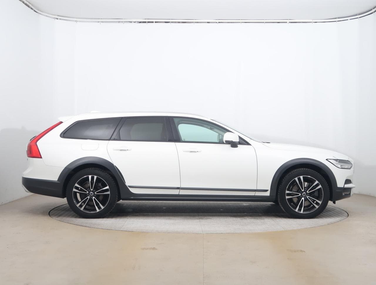 2017 Volvo V90 - 8