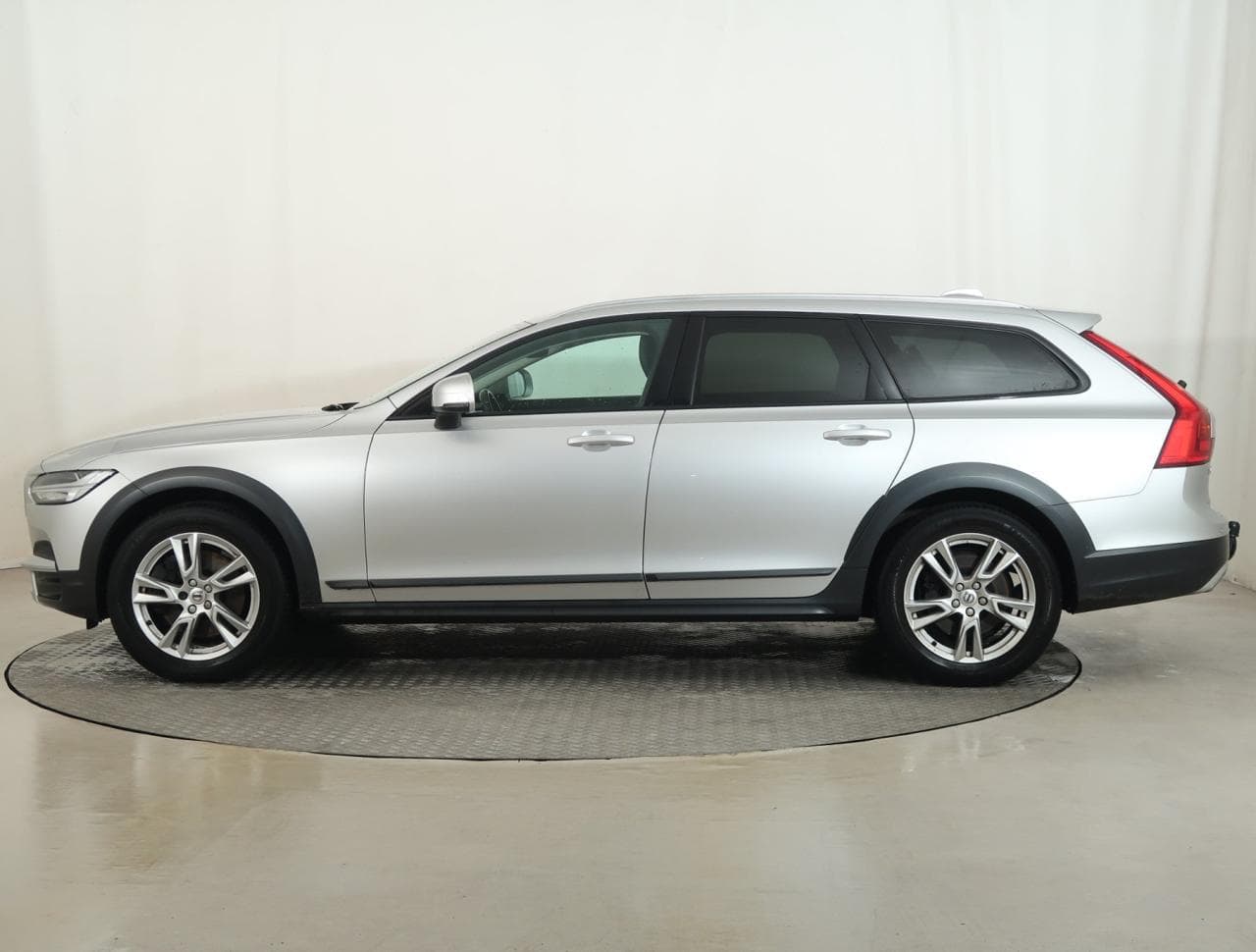 2017 Volvo V90 - 4