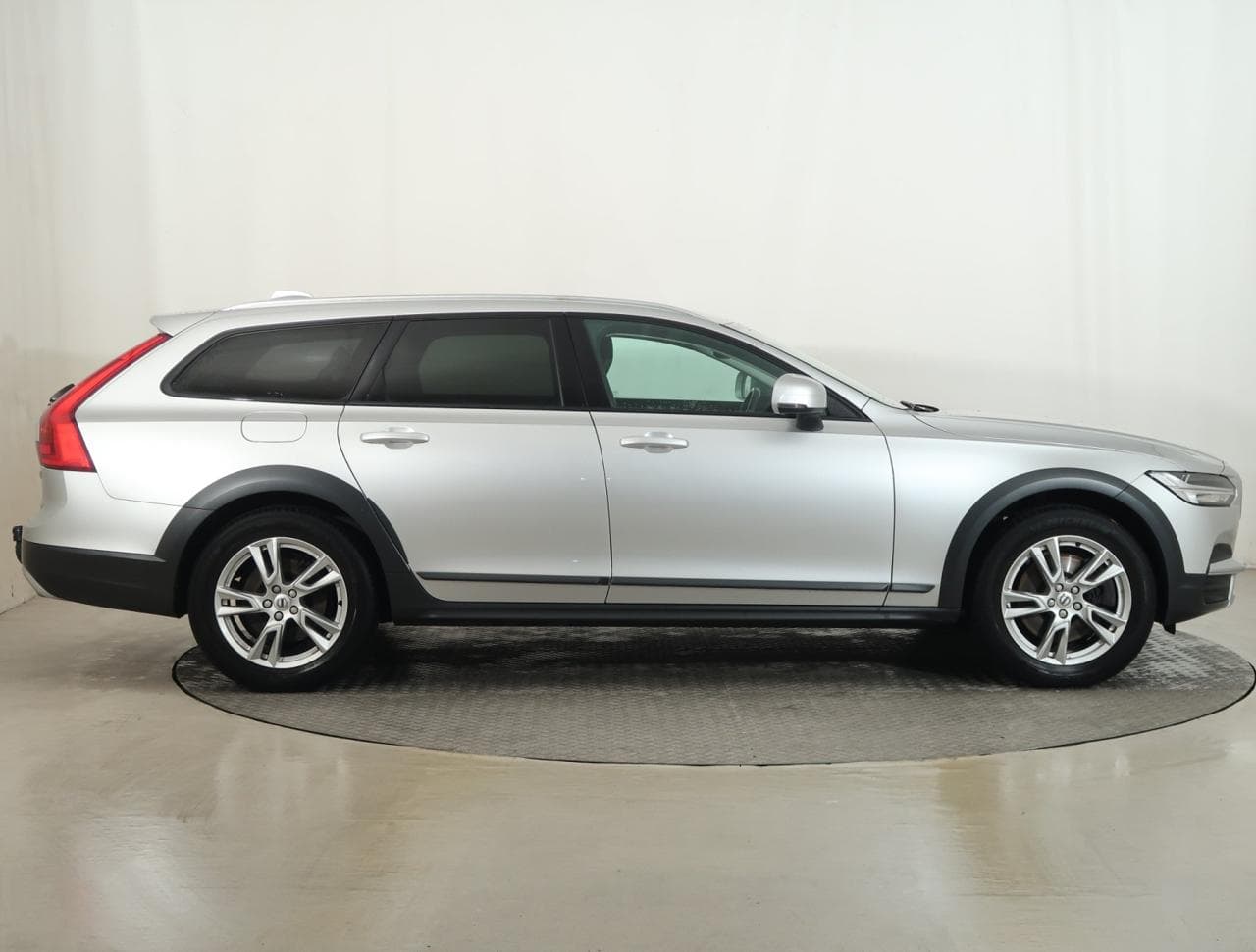 2017 Volvo V90 - 8