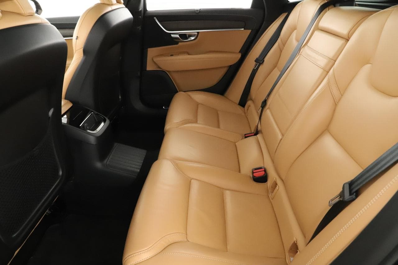 2020 Volvo V90 - 23