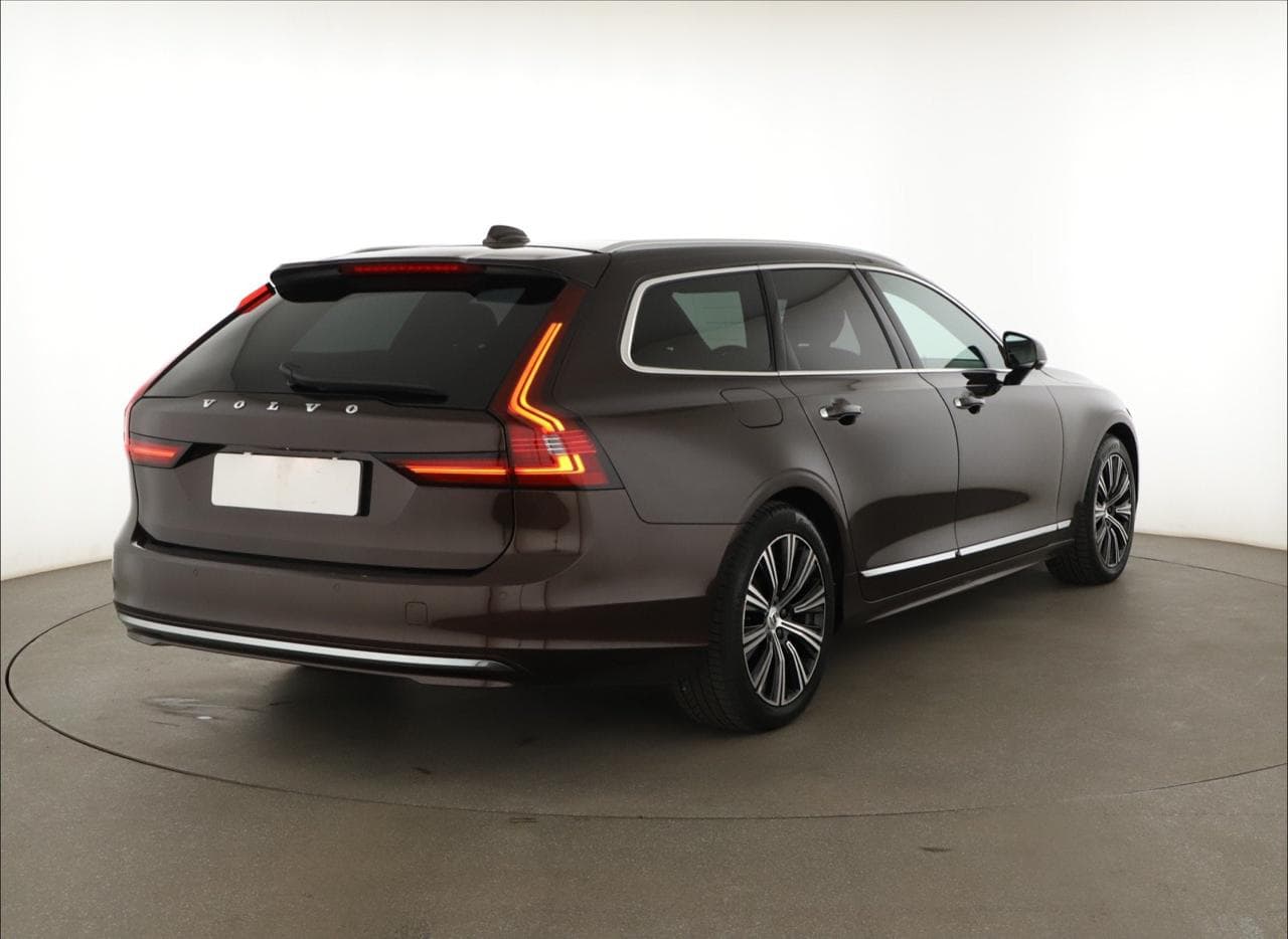 2020 Volvo V90 - 13