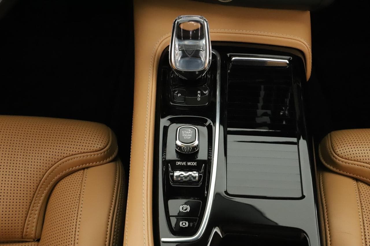 2020 Volvo V90 - 33
