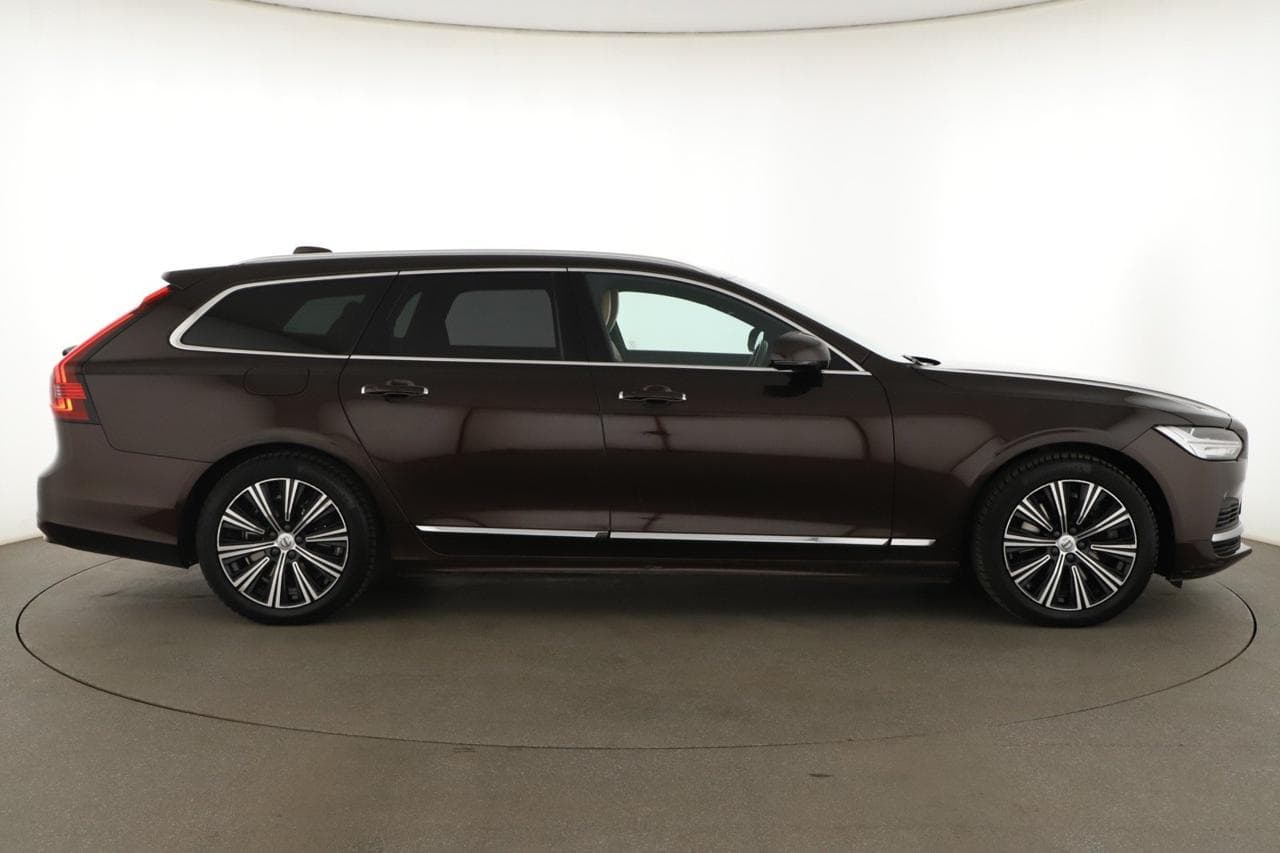 2020 Volvo V90 - 15