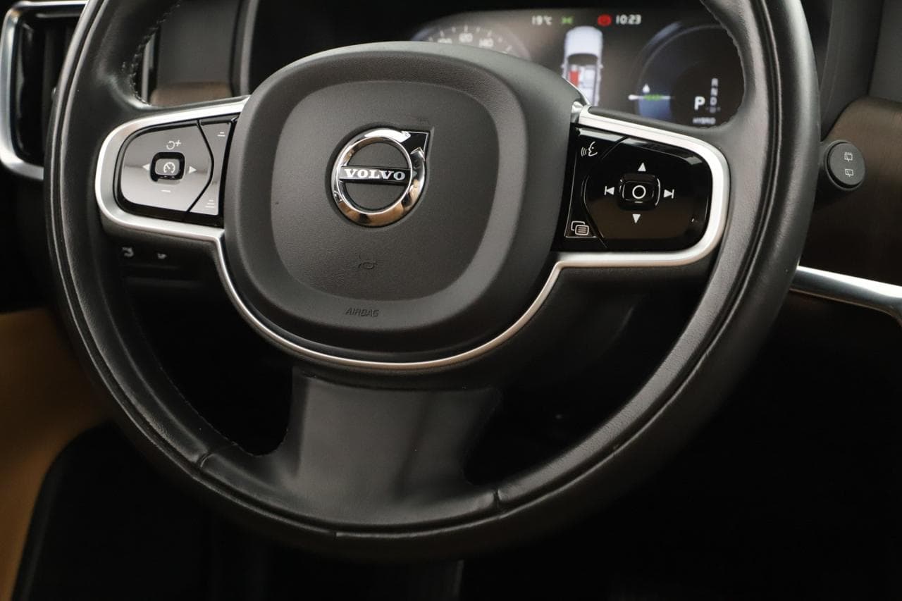2020 Volvo V90 - 27
