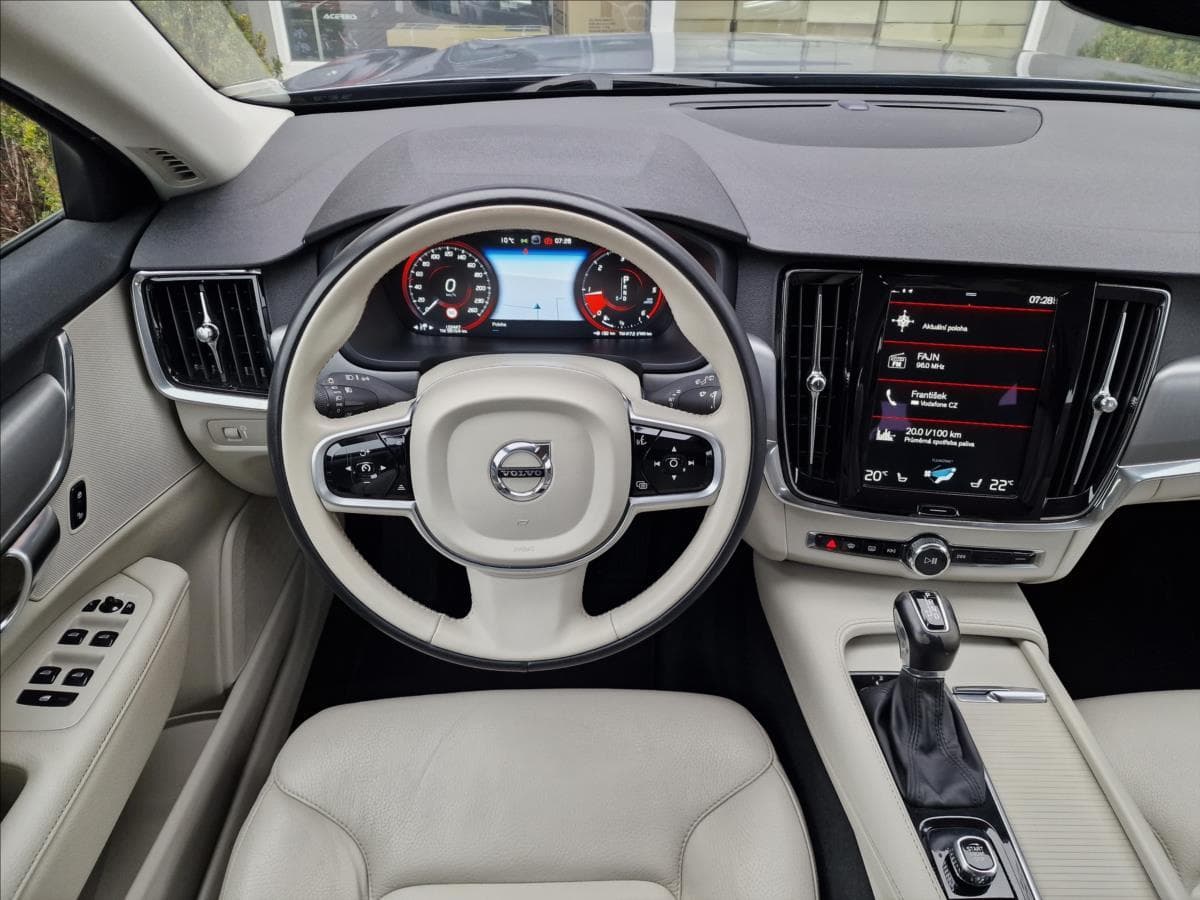 2019 Volvo V90 - 12