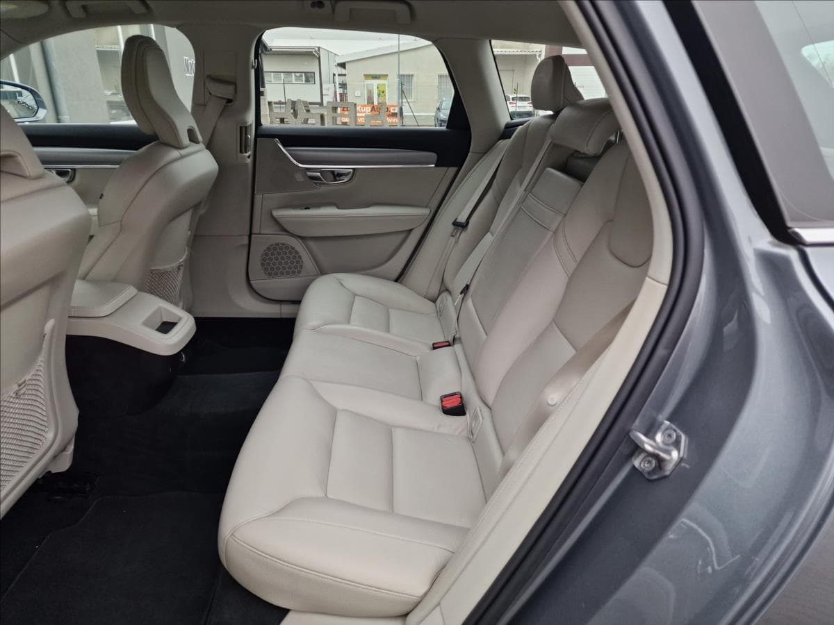 2019 Volvo V90 - 17