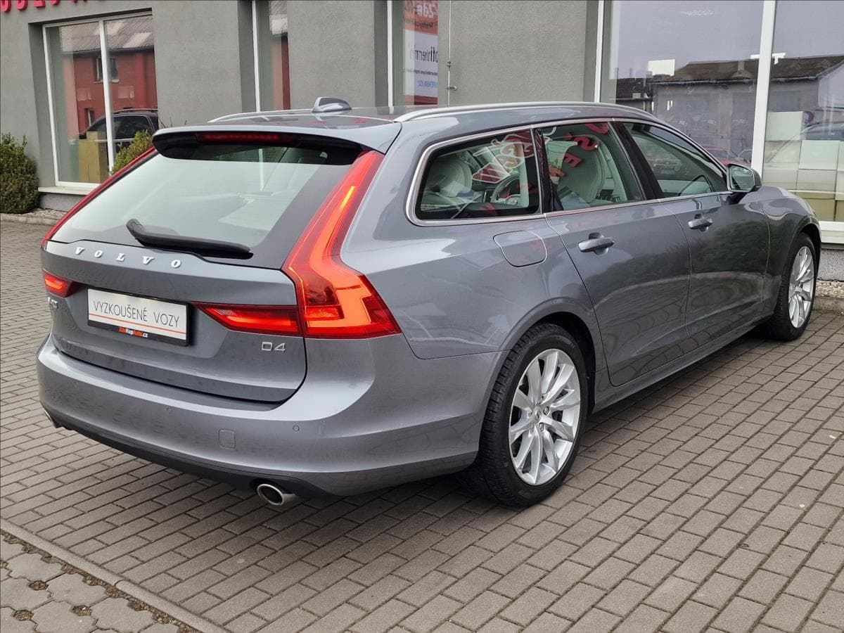 2019 Volvo V90 - 10