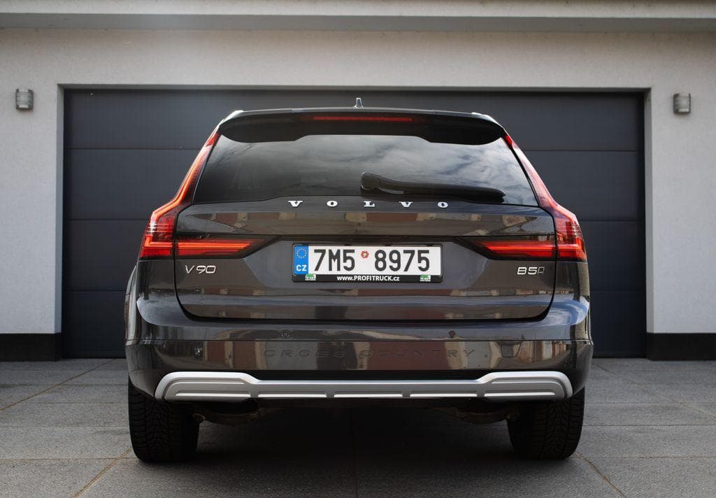 2022 Volvo V90 - 11