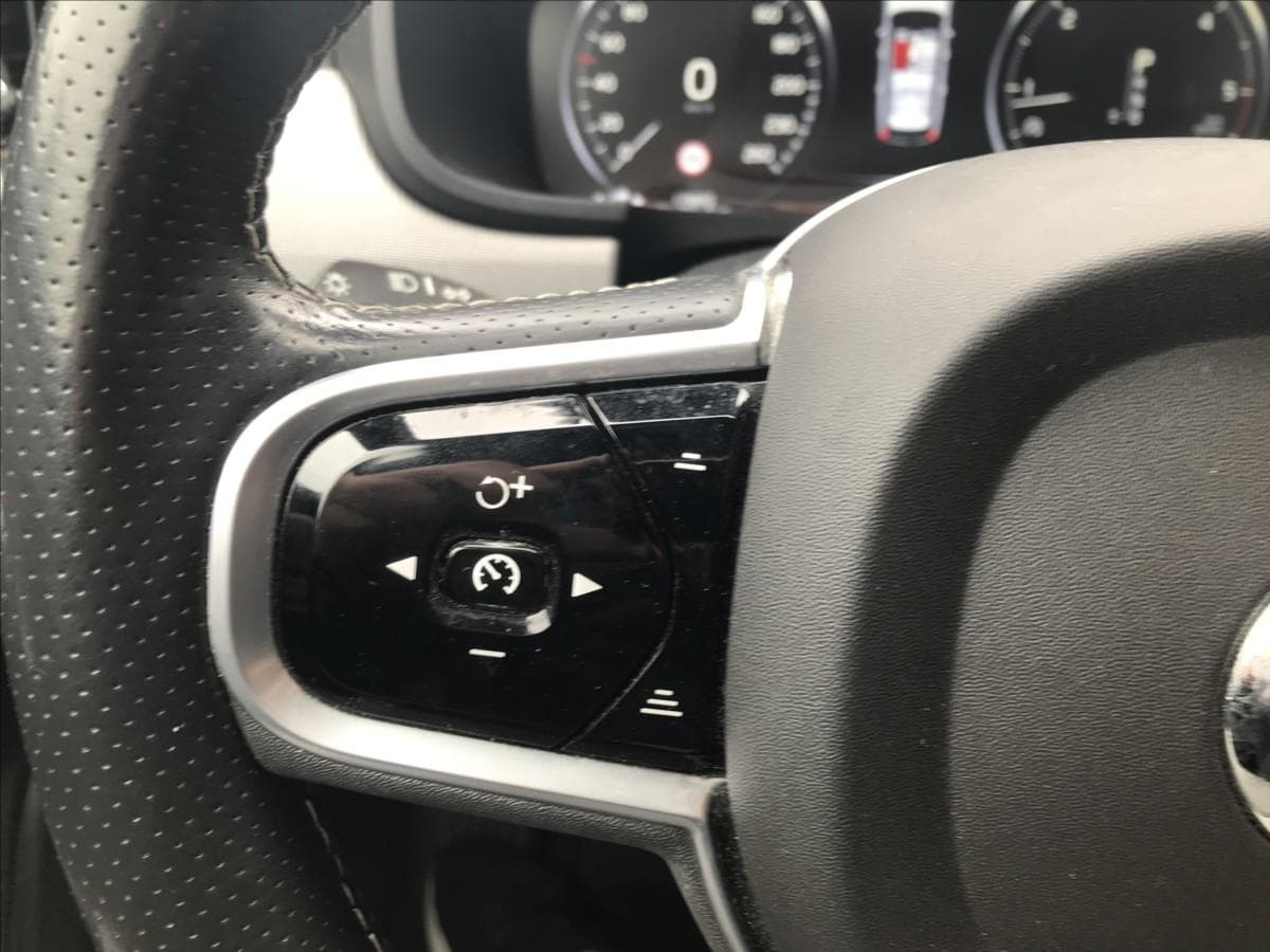 2018 Volvo V90 - 16