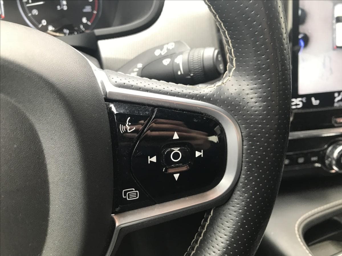 2018 Volvo V90 - 18
