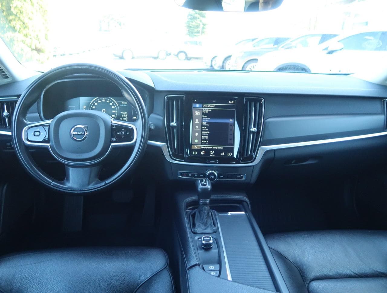 2017 Volvo V90 - 17