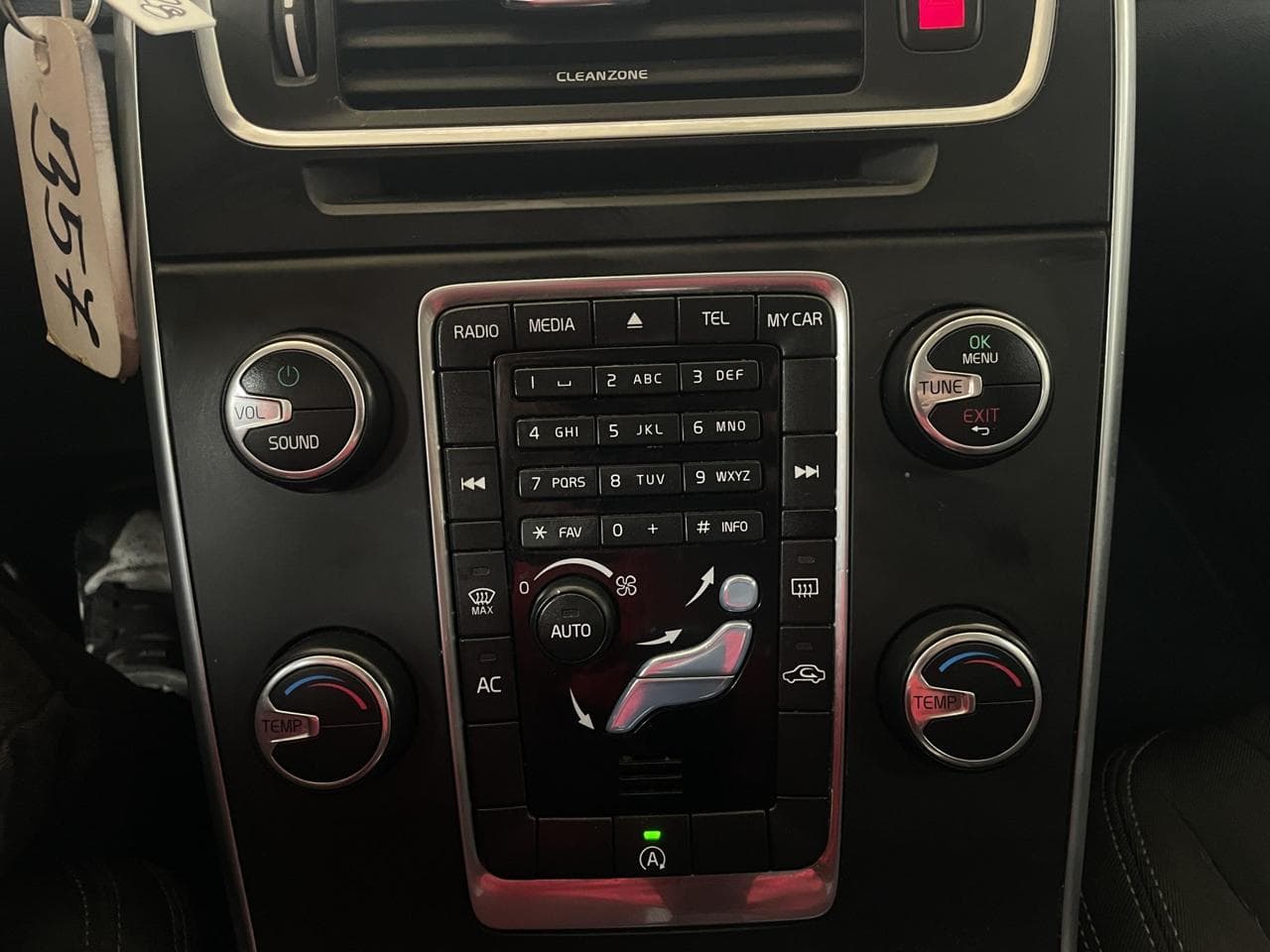 2016 Volvo V60 - 14