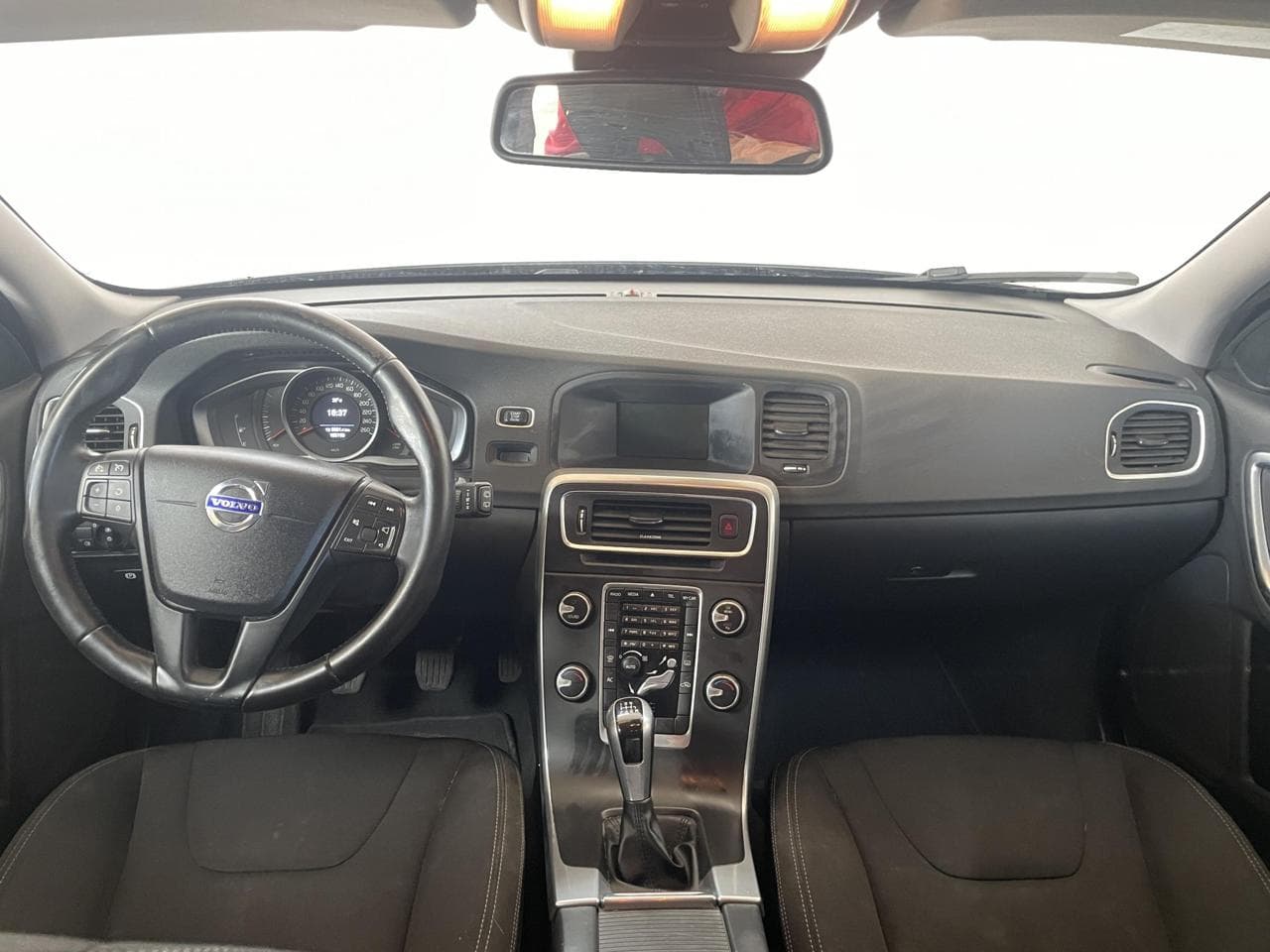 2016 Volvo V60 - 8