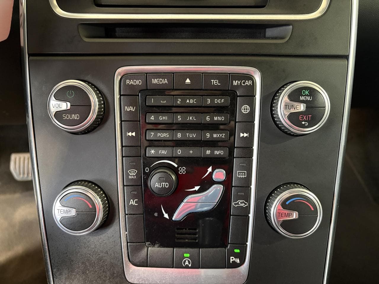 2015 Volvo V60 - 18