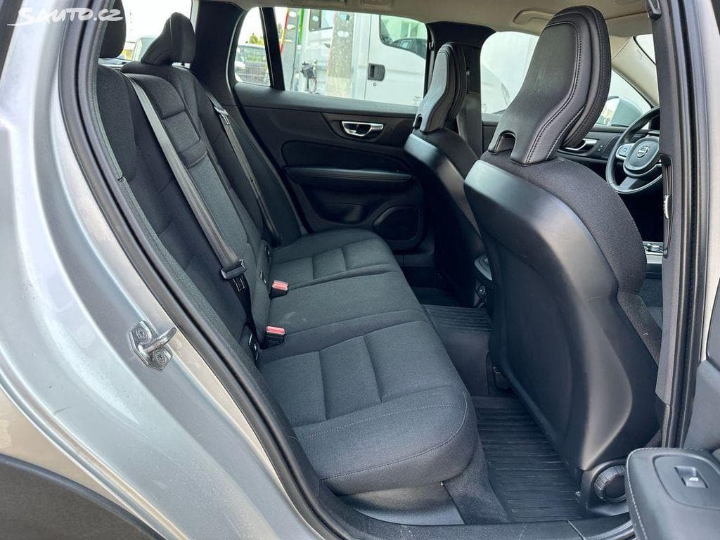 2021 Volvo V60 - 16