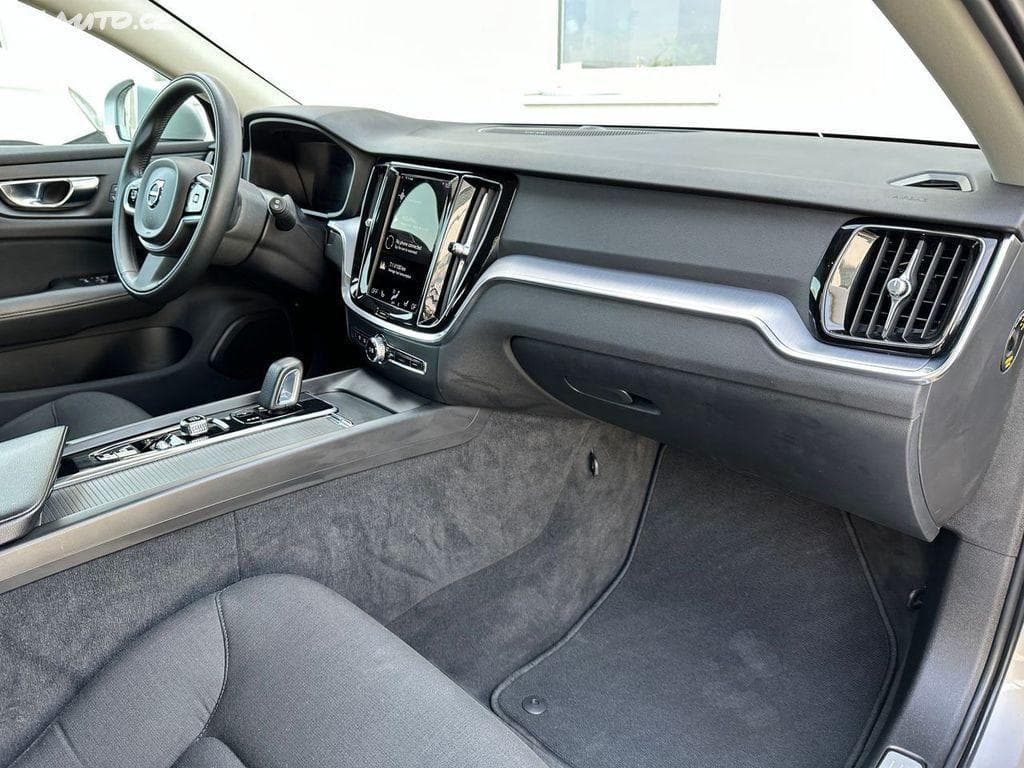 2021 Volvo V60 - 13