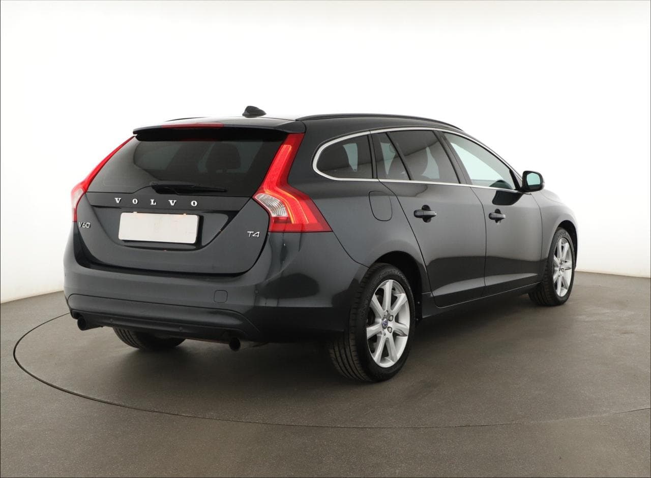 2016 Volvo V60 - 7