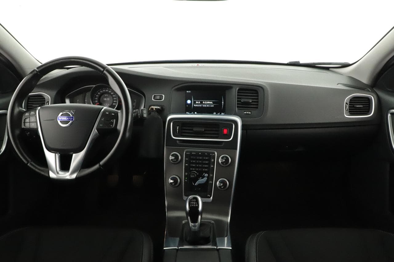 2016 Volvo V60 - 9