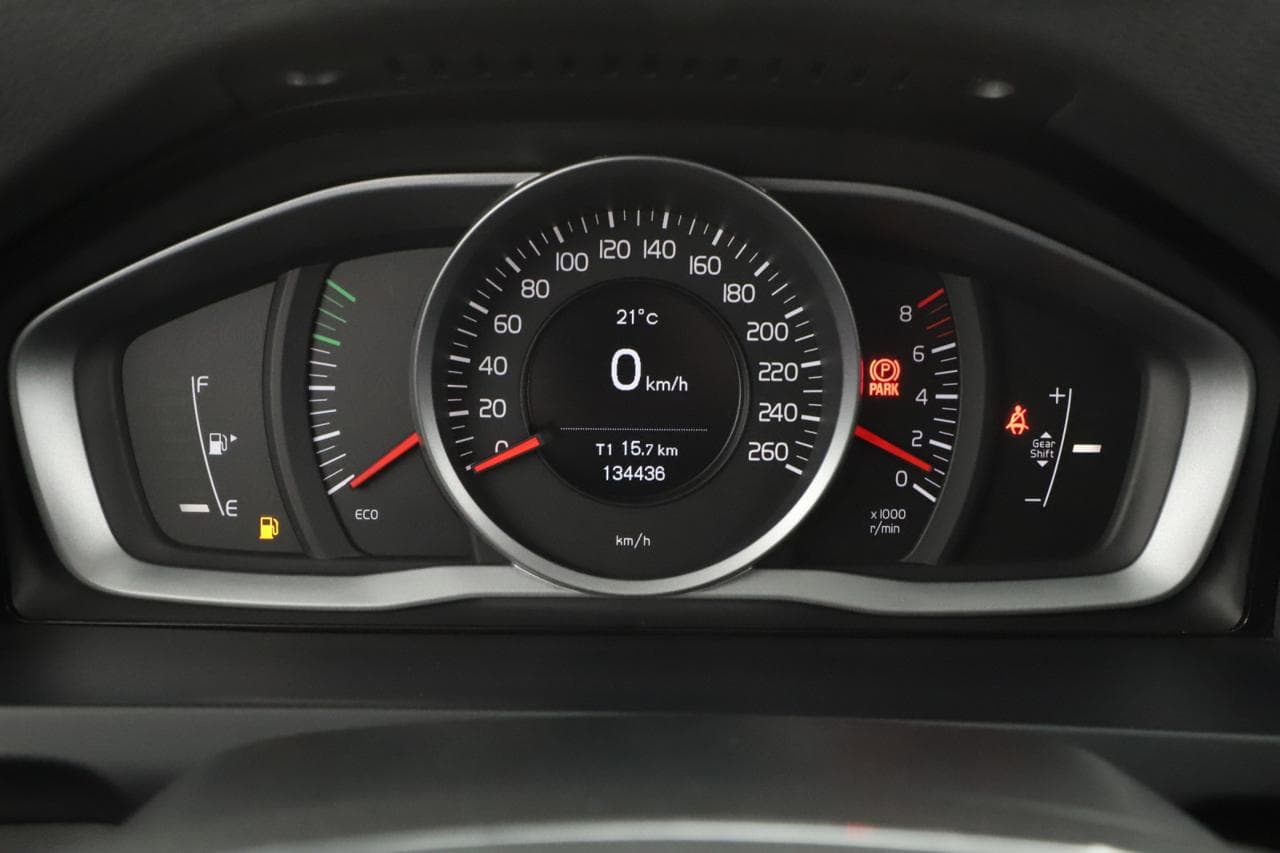 2016 Volvo V60 - 15