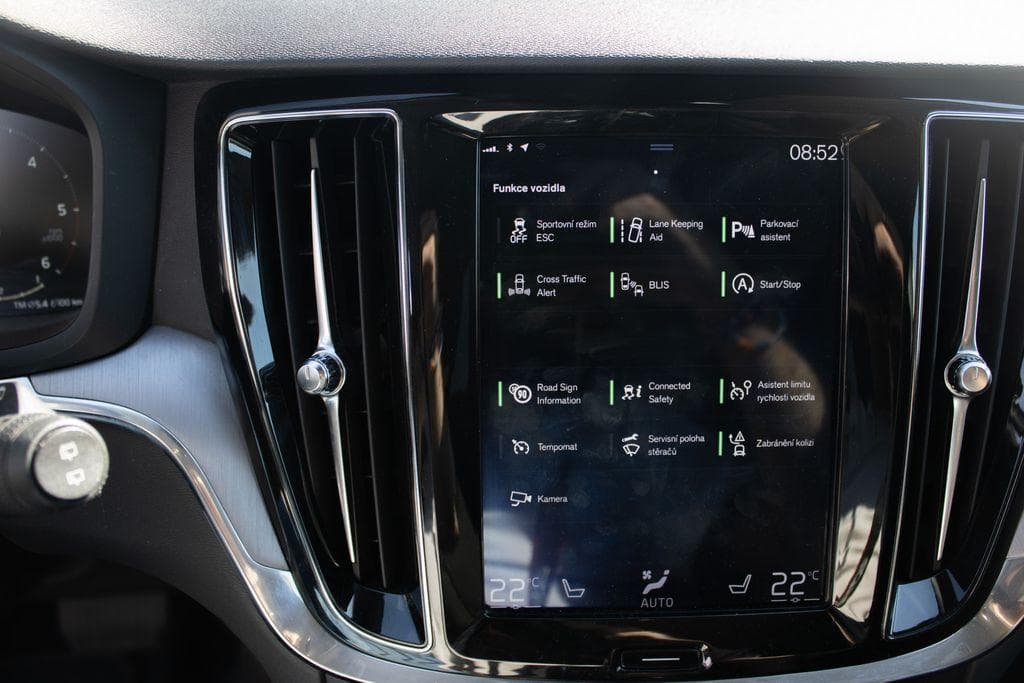 2018 Volvo V60 - 34