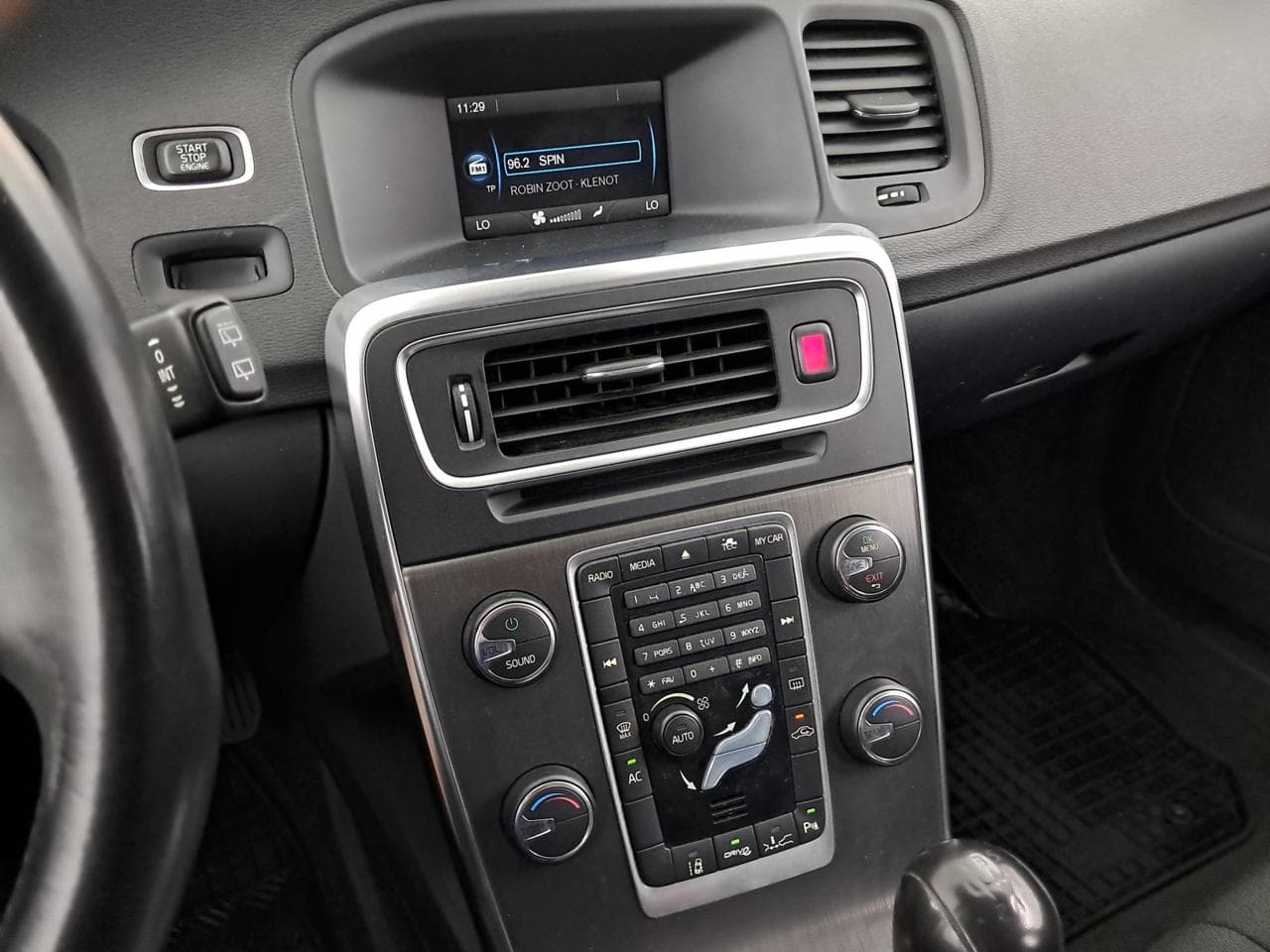 2012 Volvo V60 - 32