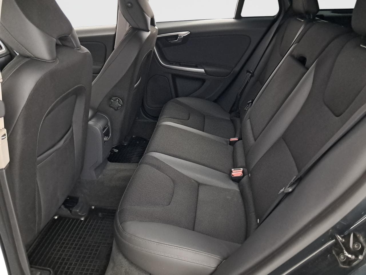 2012 Volvo V60 - 26