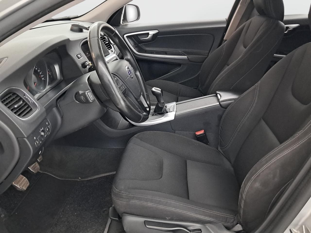 2017 Volvo V60 - 15