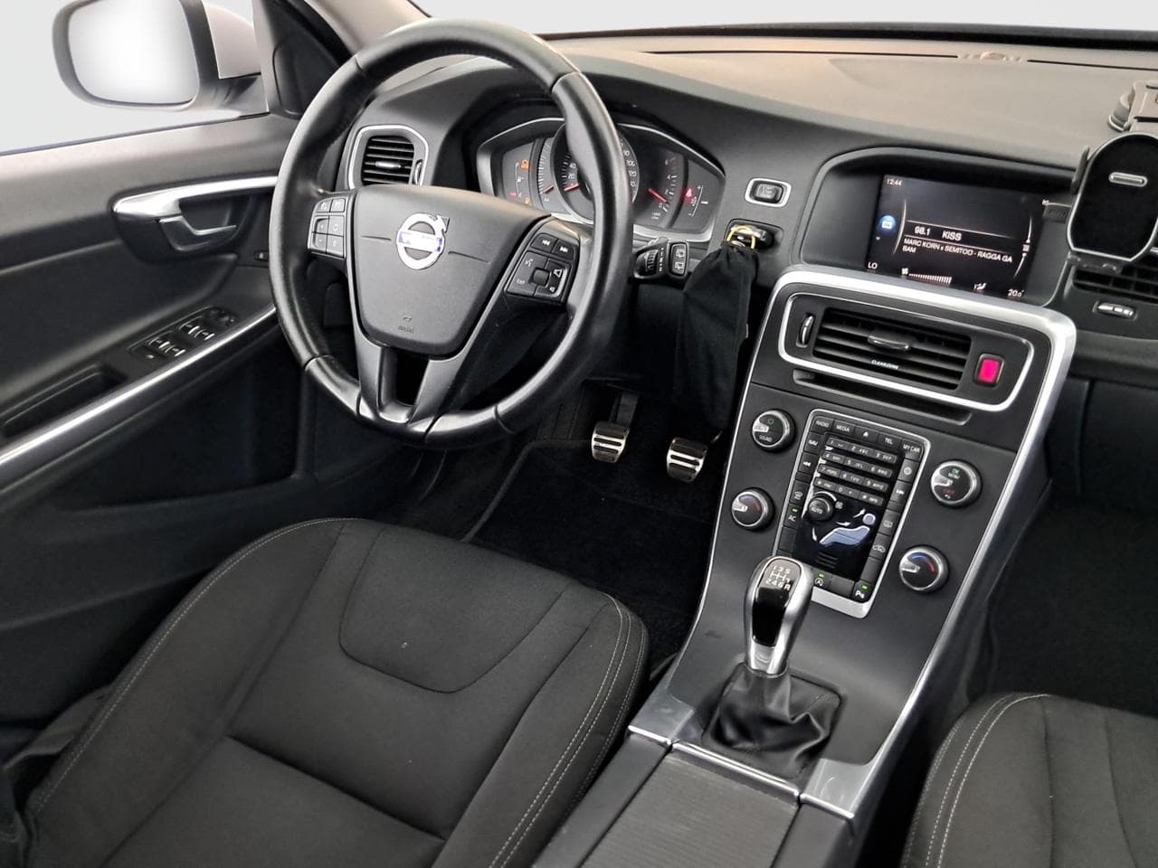 2017 Volvo V60 - 9