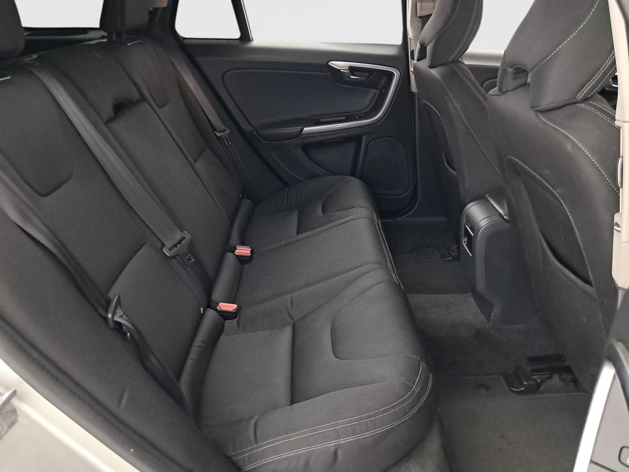 2017 Volvo V60 - 12