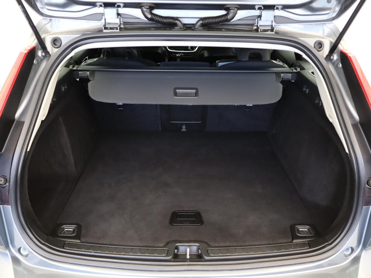 2019 Volvo V60 - 18