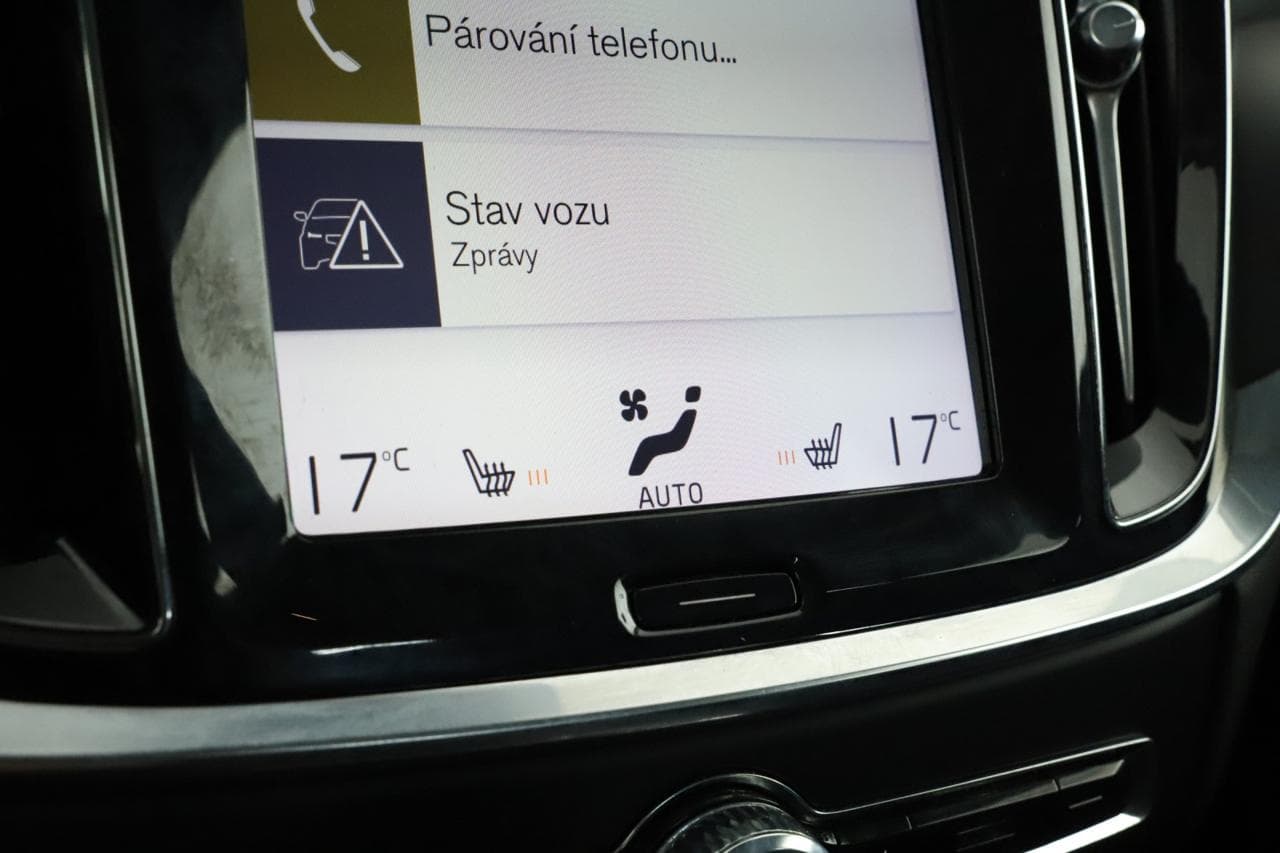 2020 Volvo V60 - 18
