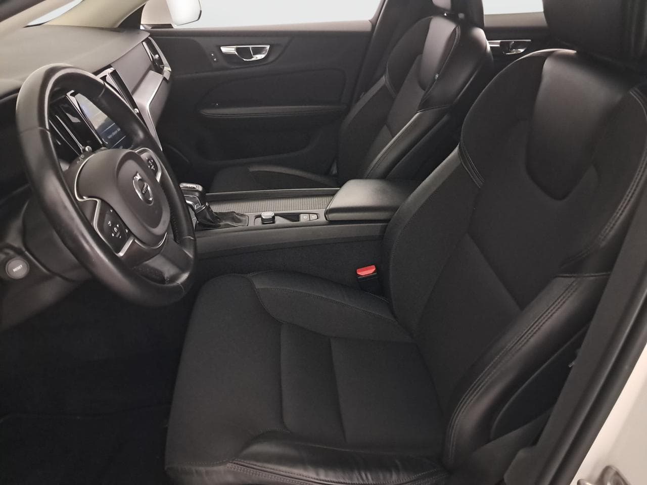 2019 Volvo V60 - 16