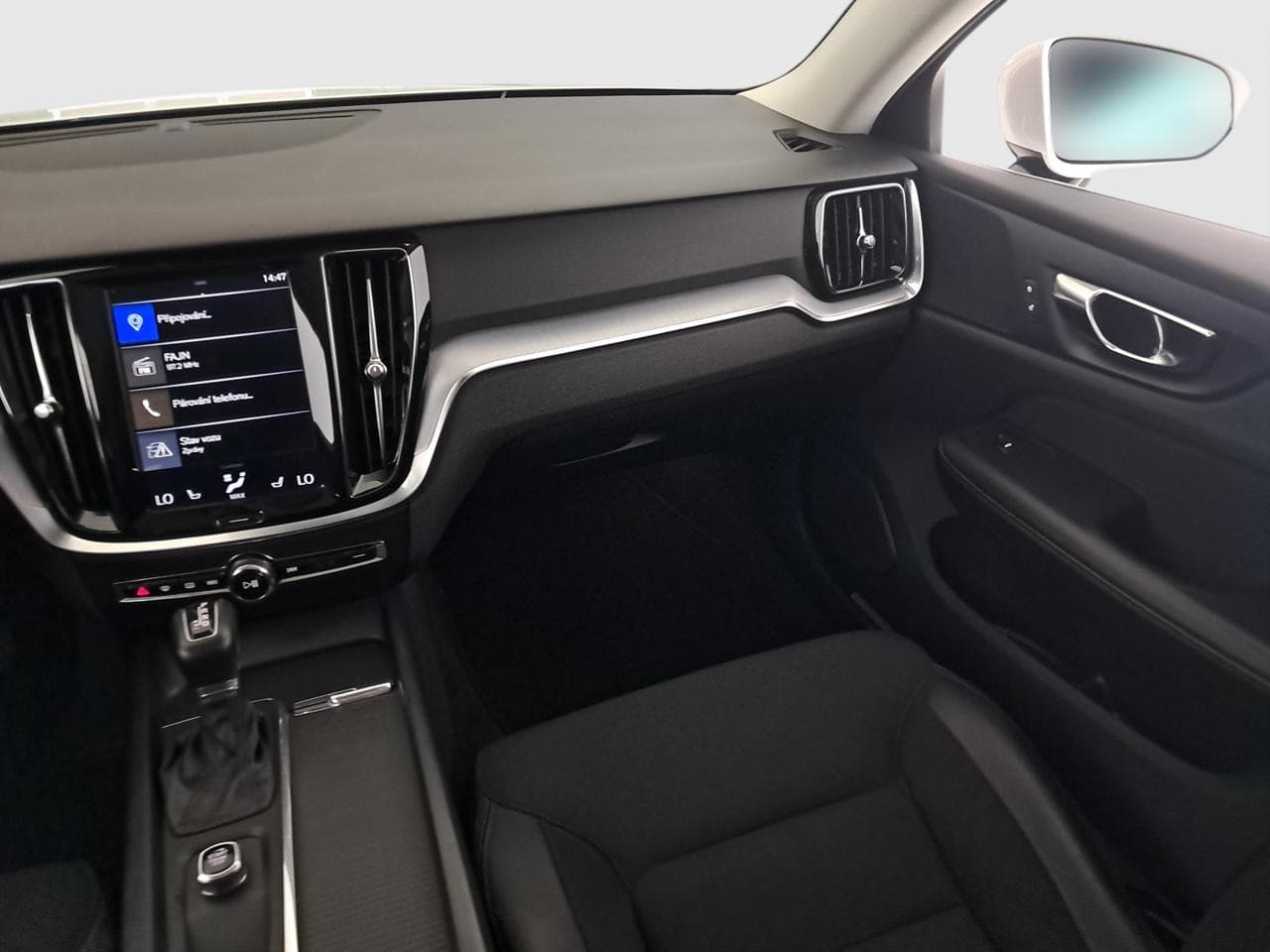 2019 Volvo V60 - 11