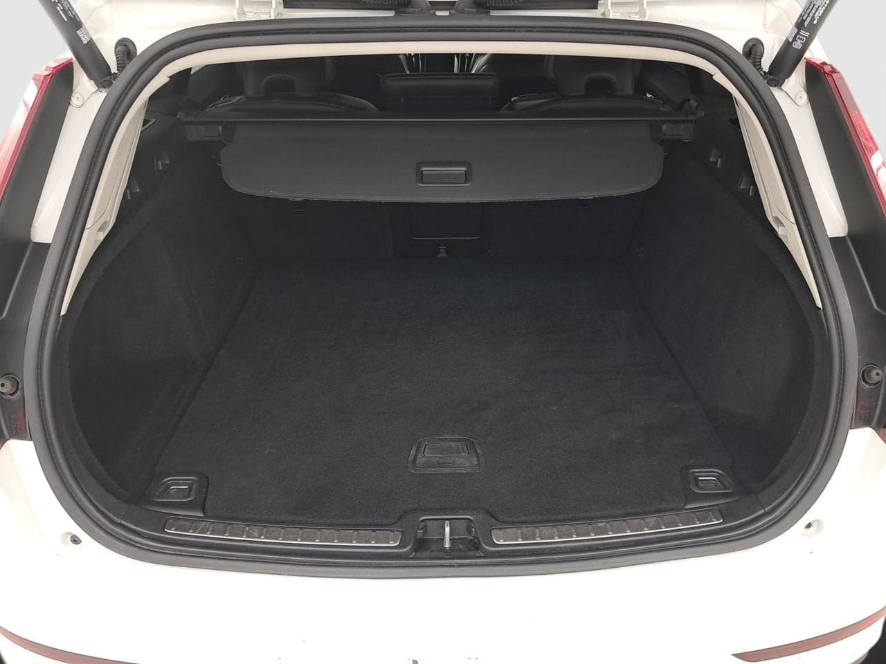 2019 Volvo V60 - 20