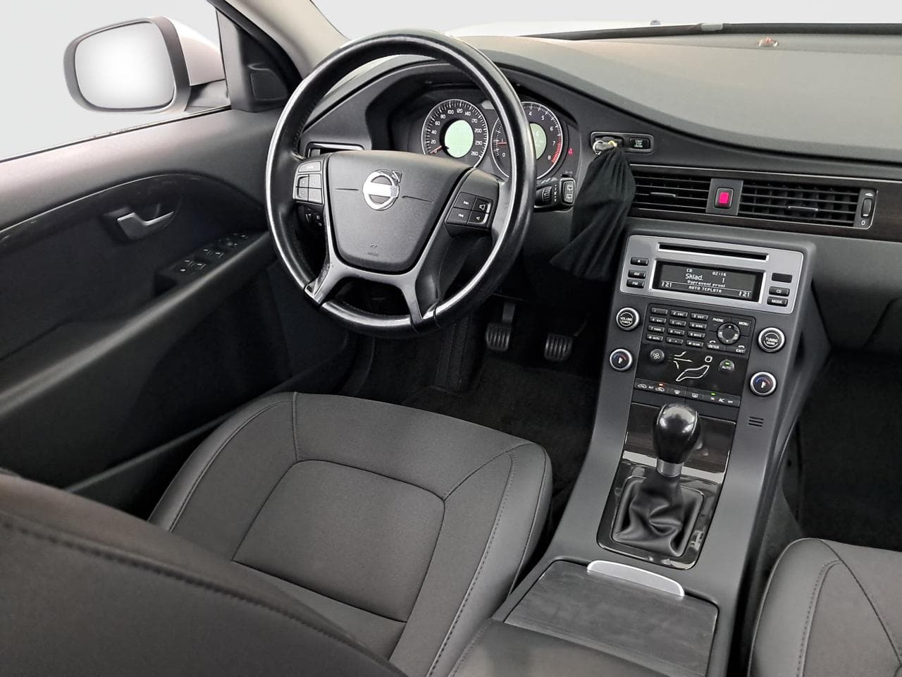 2011 Volvo V70 - 17