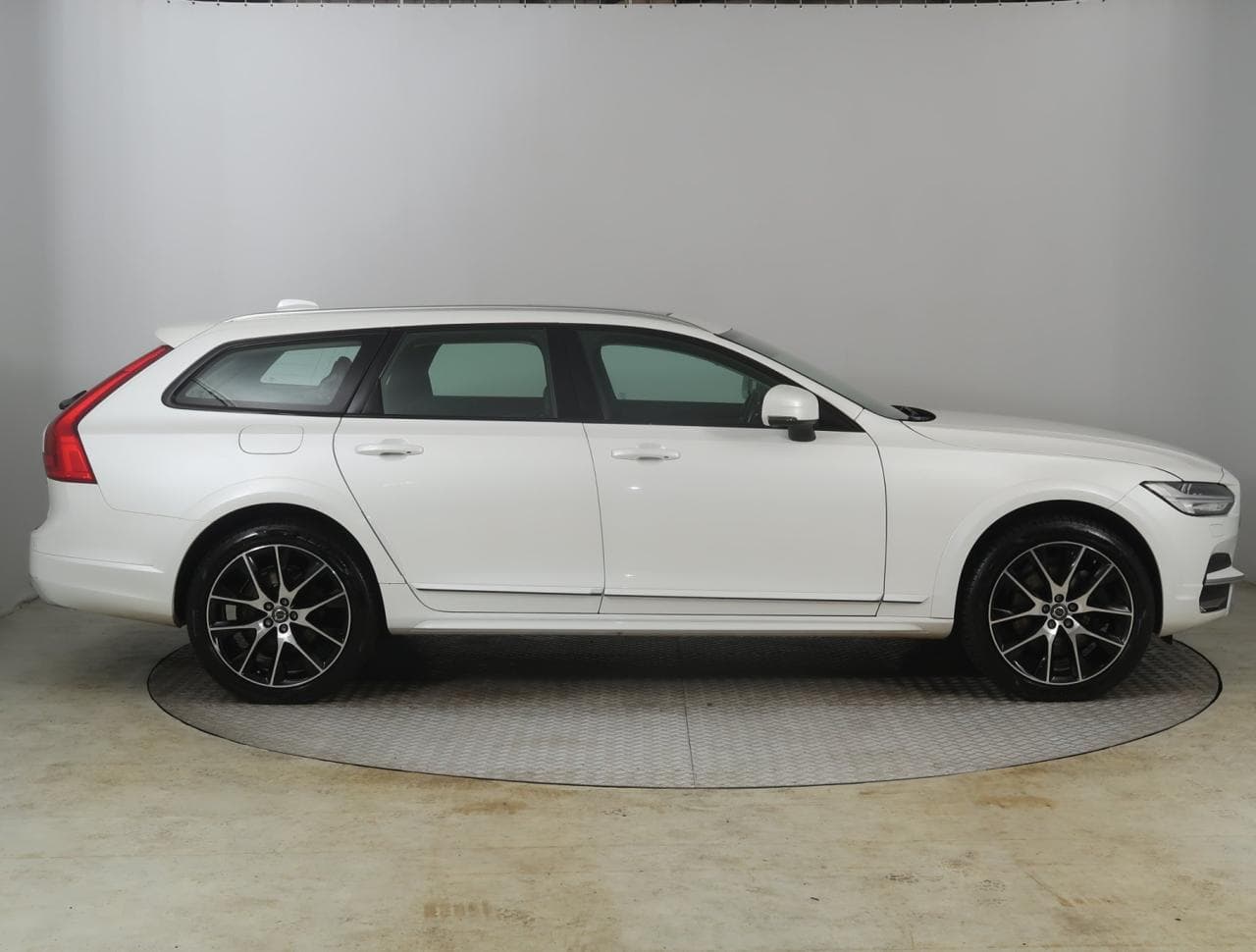 2019 Volvo V90 - 8