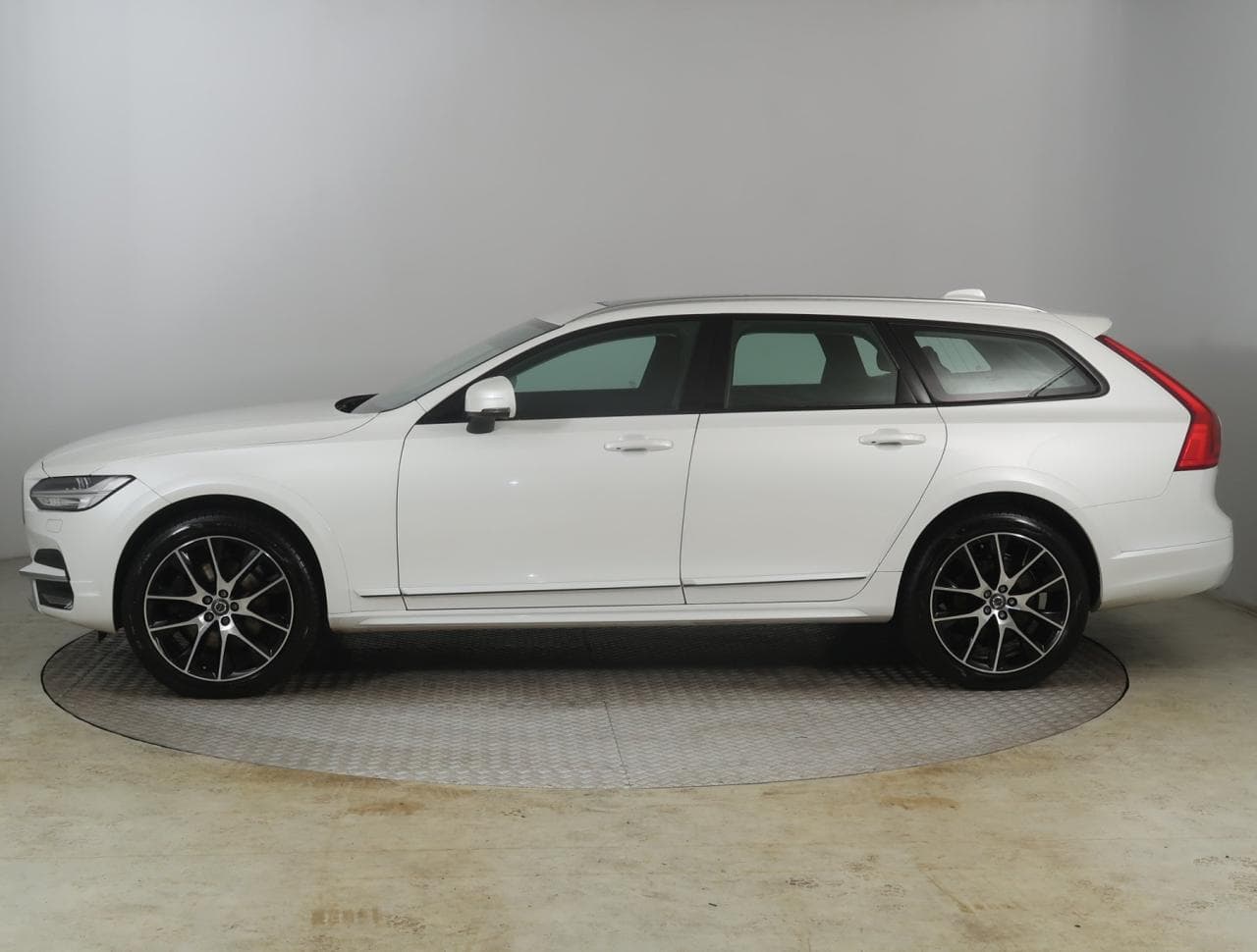 2019 Volvo V90 - 4