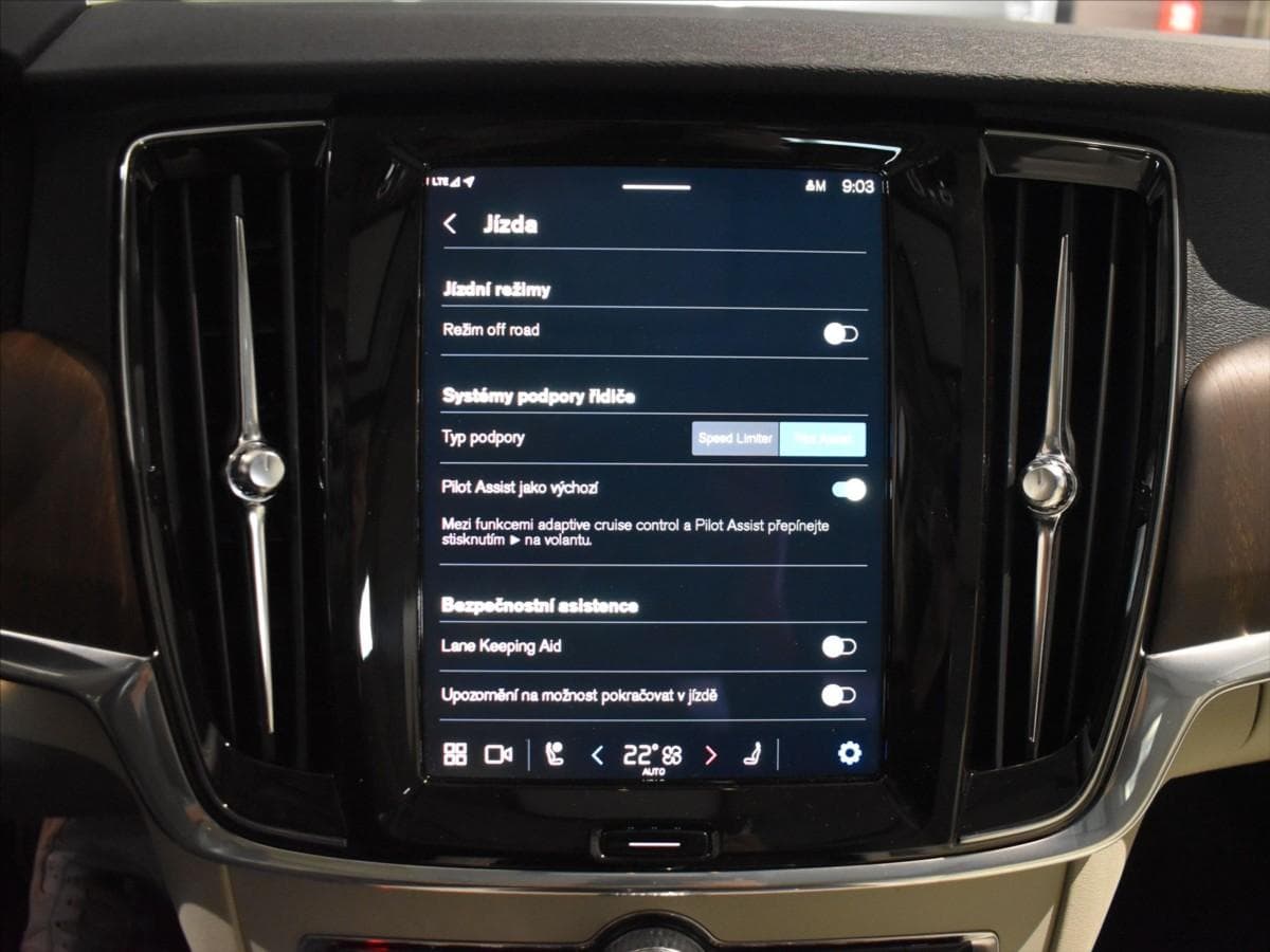 2021 Volvo V90 - 28