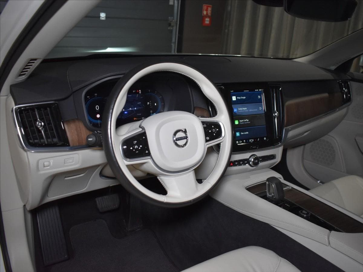 2021 Volvo V90 - 19