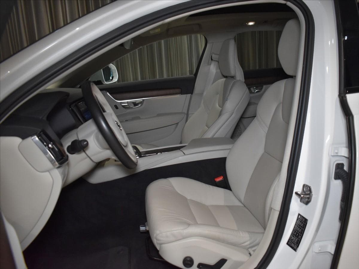 2021 Volvo V90 - 11