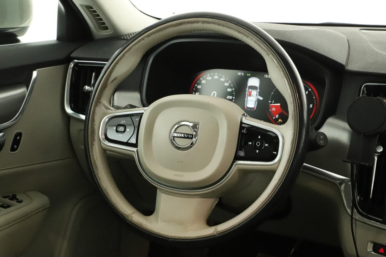 2017 Volvo V90 - 14