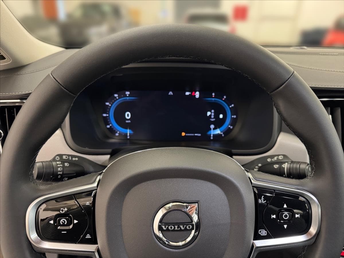 2023 Volvo V90 - 8