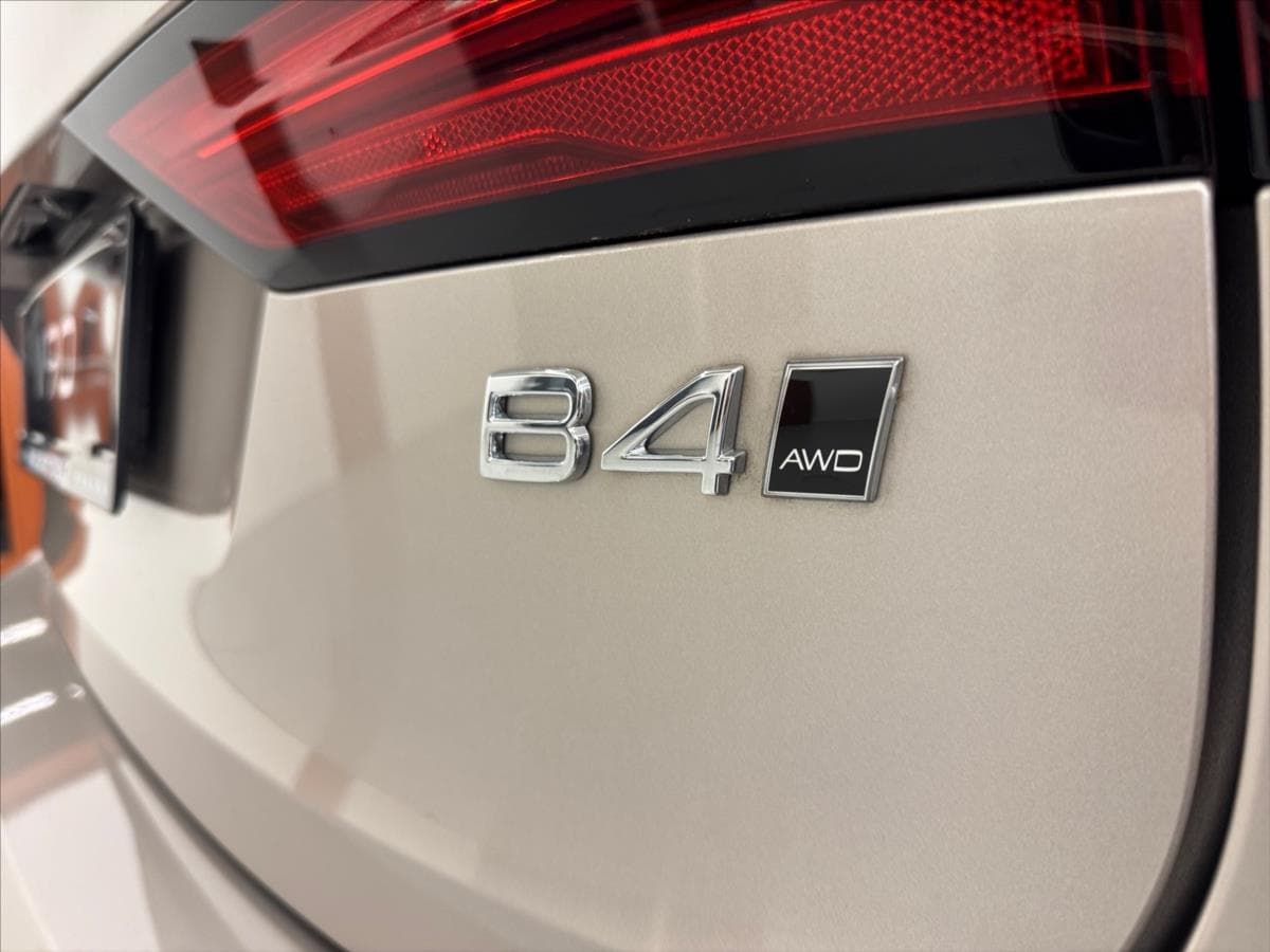 2023 Volvo V90 - 15