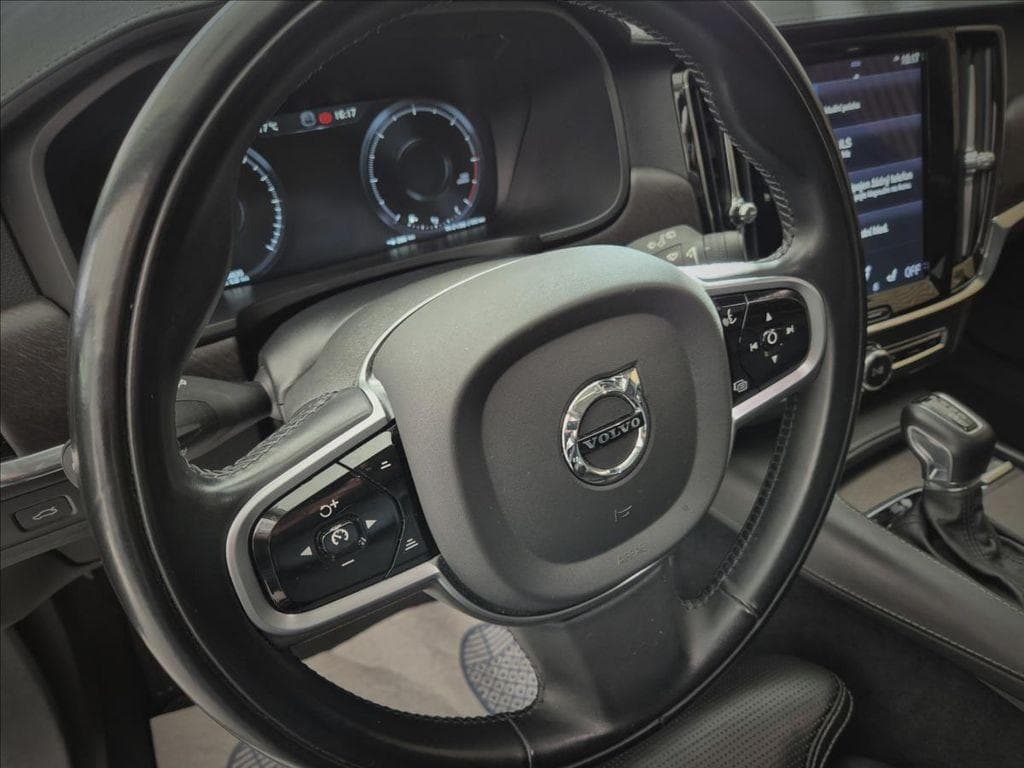 2020 Volvo V90 - 16