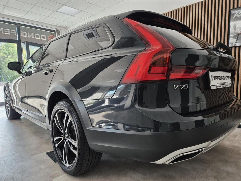 2020 Volvo V90 - 6